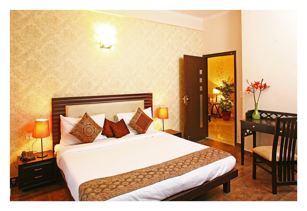 Evergreen 2Bhk Service Apartment Vasant Kunj Fortis Ilbs ニューデリー エクステリア 写真