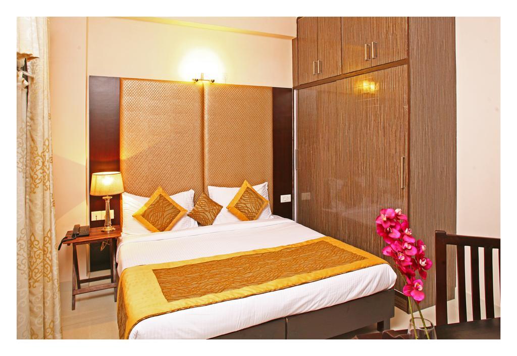 Evergreen 2Bhk Service Apartment Vasant Kunj Fortis Ilbs ニューデリー エクステリア 写真