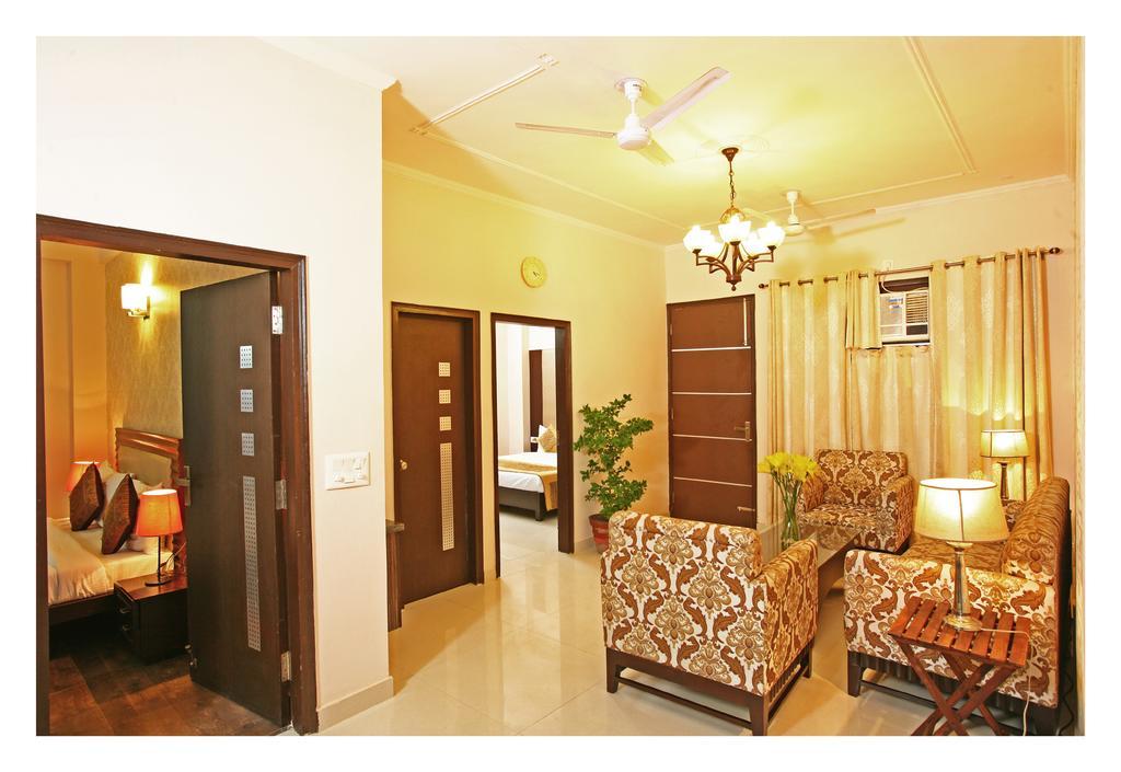 Evergreen 2Bhk Service Apartment Vasant Kunj Fortis Ilbs ニューデリー エクステリア 写真