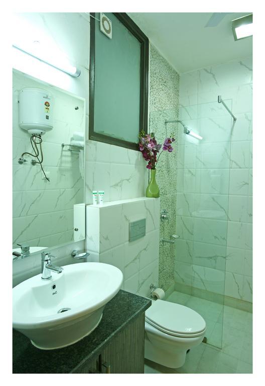 Evergreen 2Bhk Service Apartment Vasant Kunj Fortis Ilbs ニューデリー エクステリア 写真
